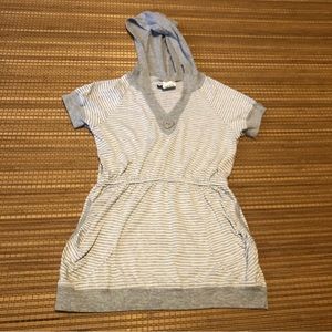 Jenna & Jessie hooded short sleeve shirt size L-14